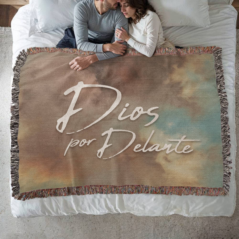 Dios por Delante - Manta, Colcha,Chamarra, Cobija, Chiva, Frazada,Cobertor - Cielo 01